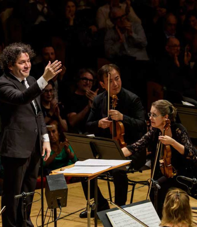 Gustavo Dudamel y la New York Philharmonic triunfan en Barcelona con un regreso muy esperado
