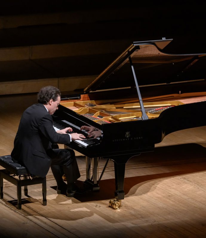 Evgeny Kissin se ve obligado a aplazar su concierto